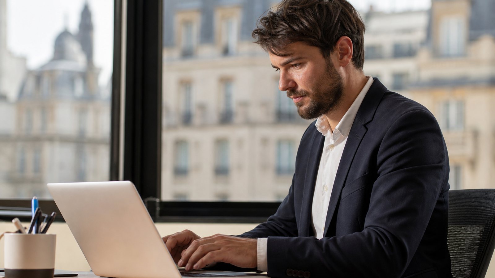 Micro-entrepreneur vérifiant les mentions d'une facture destinée à un client européen